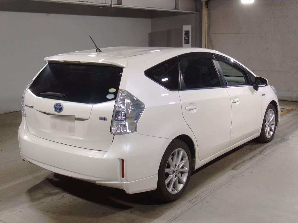 TOYOTA PRIUS ALPHA