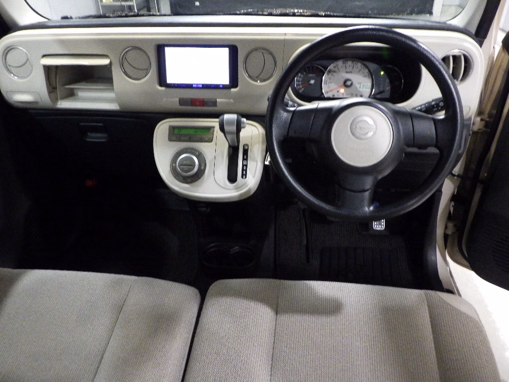 DAIHATSU MIRA COCOA