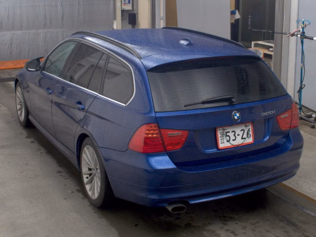 BMW 3-SERIES