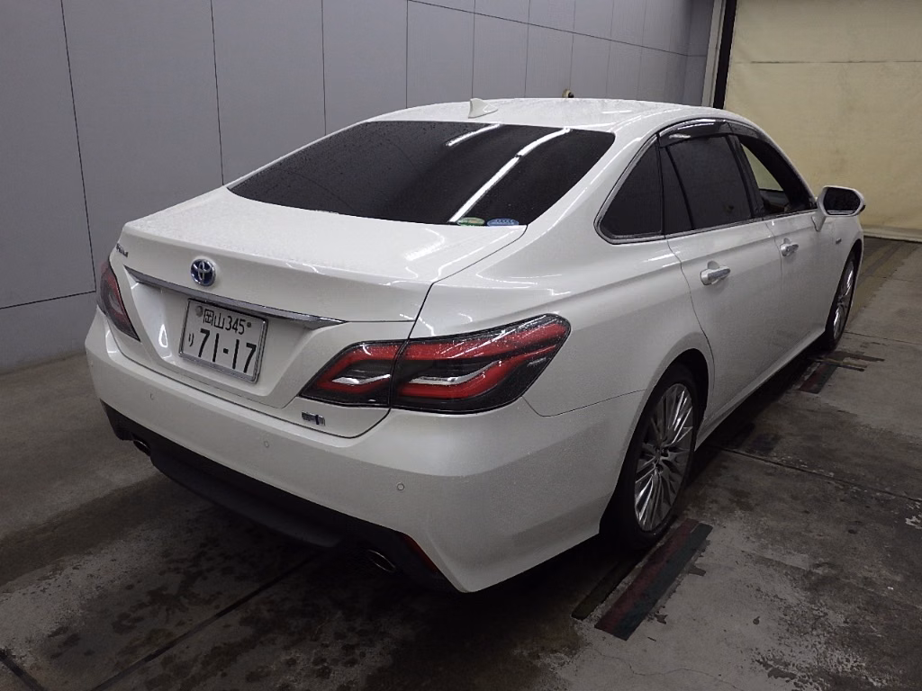 TOYOTA CROWN