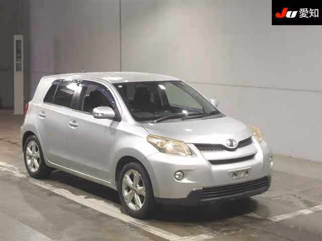 TOYOTA IST