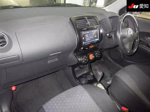TOYOTA IST