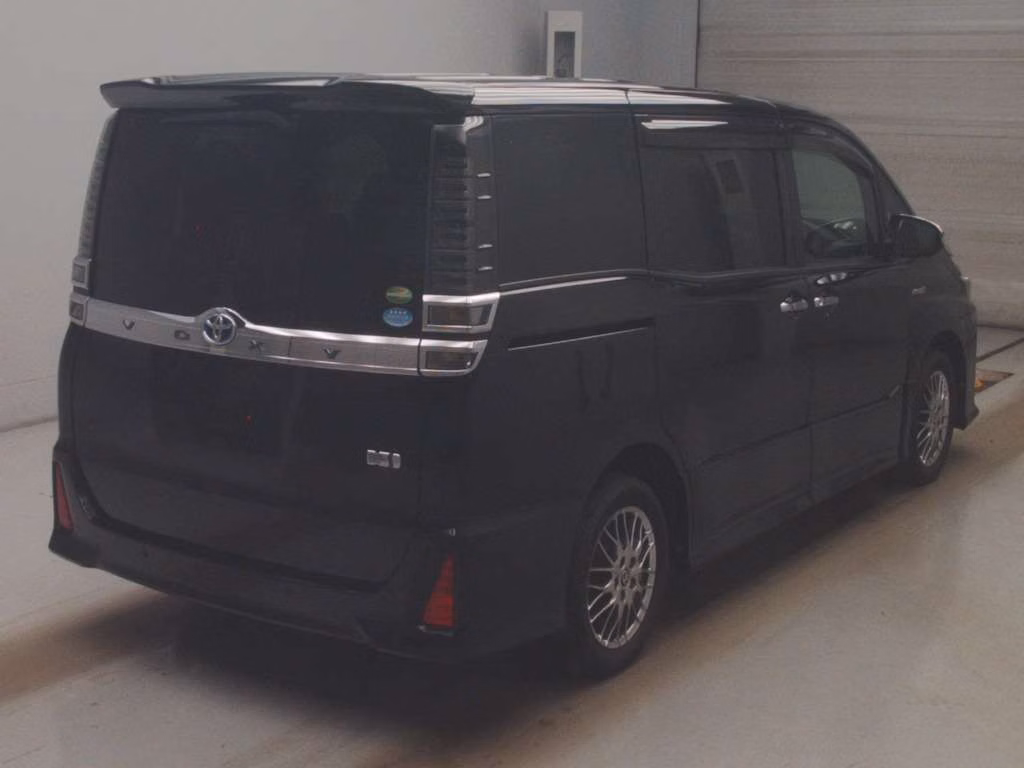 TOYOTA VOXY