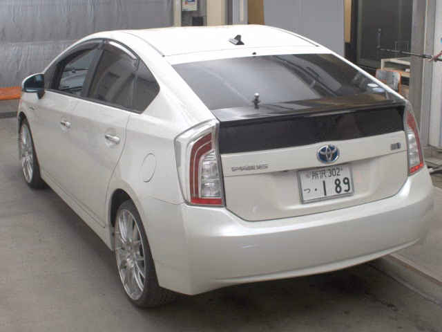 TOYOTA PRIUS