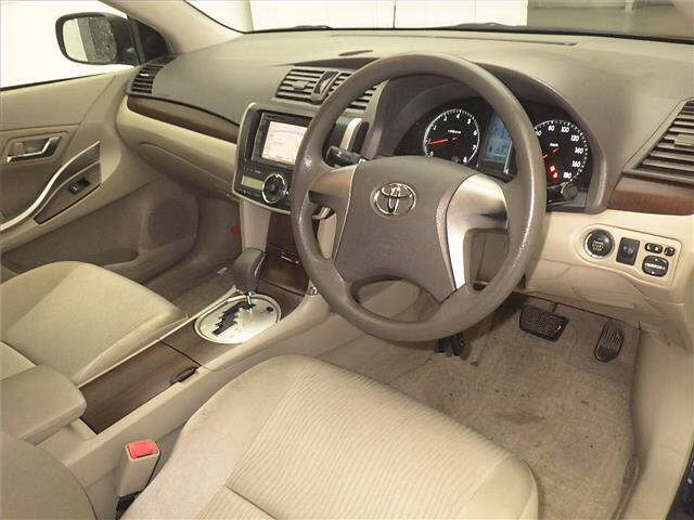 TOYOTA PREMIO