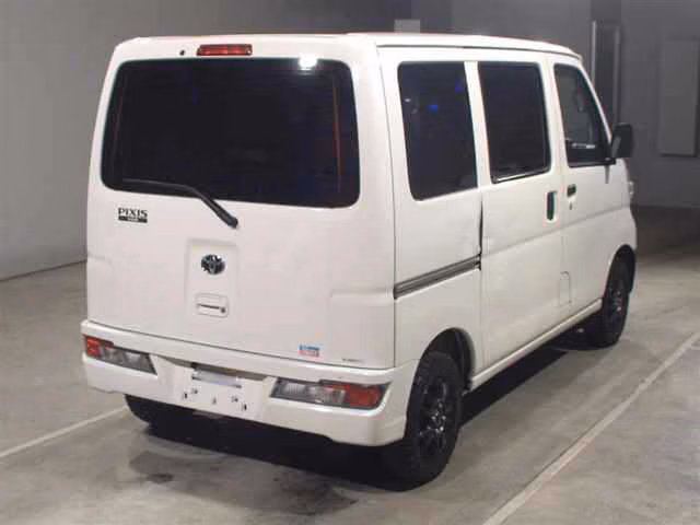 TOYOTA PIXIS VAN