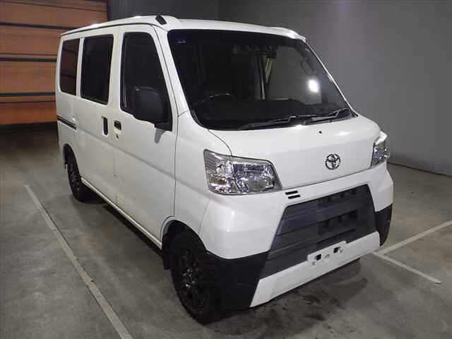 TOYOTA PIXIS VAN
