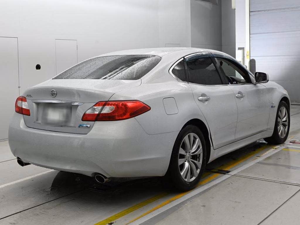 NISSAN FUGA