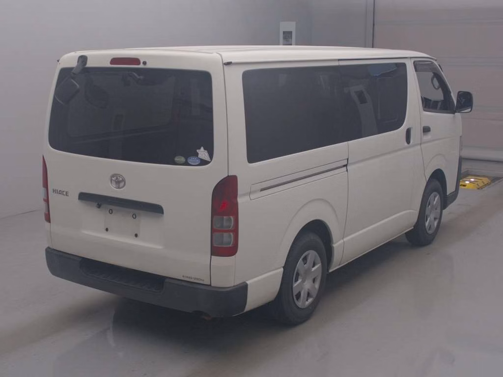 TOYOTA REGIUS ACE