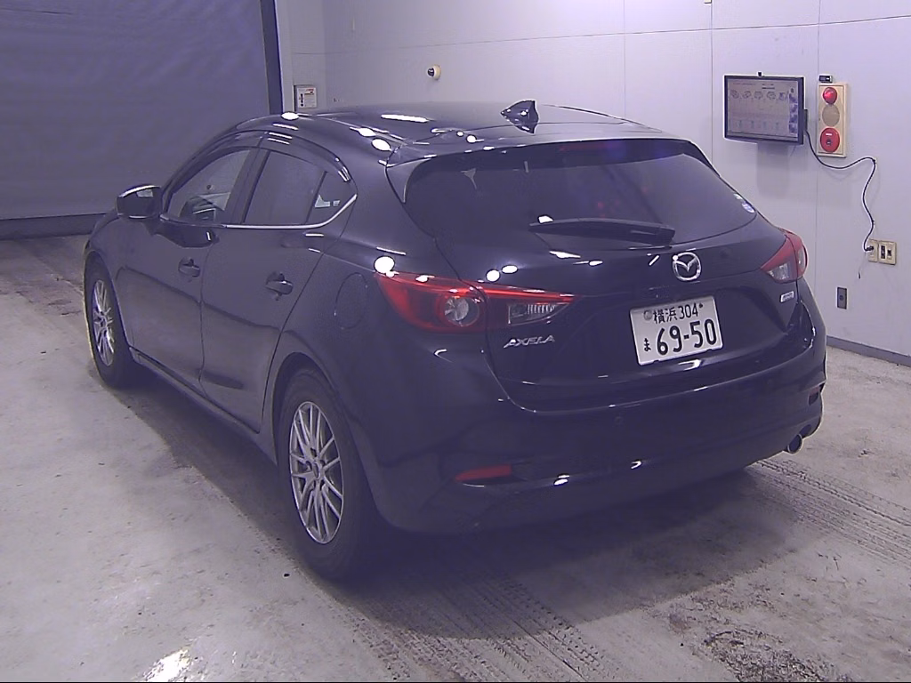 MAZDA AXELA