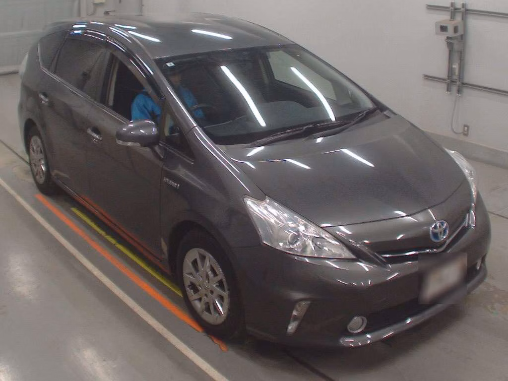 TOYOTA PRIUS ALPHA