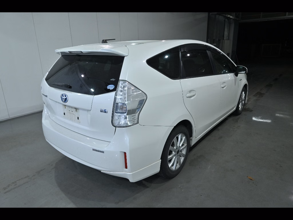 TOYOTA PRIUS ALPHA