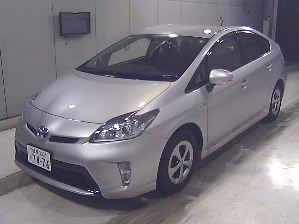 TOYOTA PRIUS
