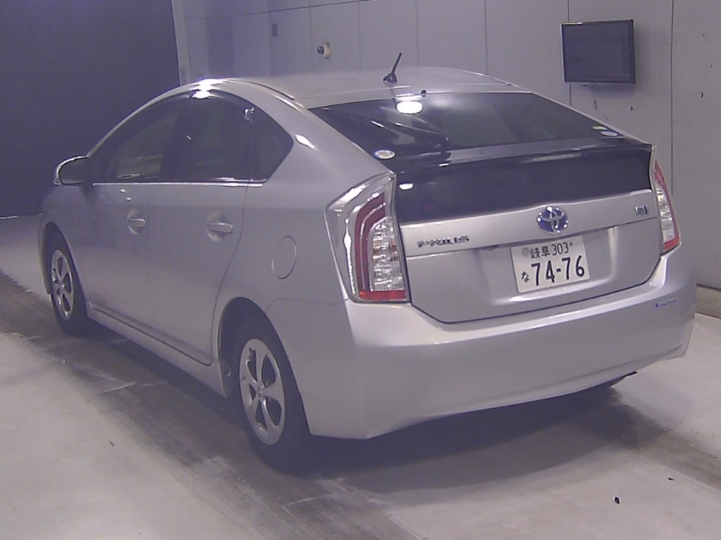 TOYOTA PRIUS