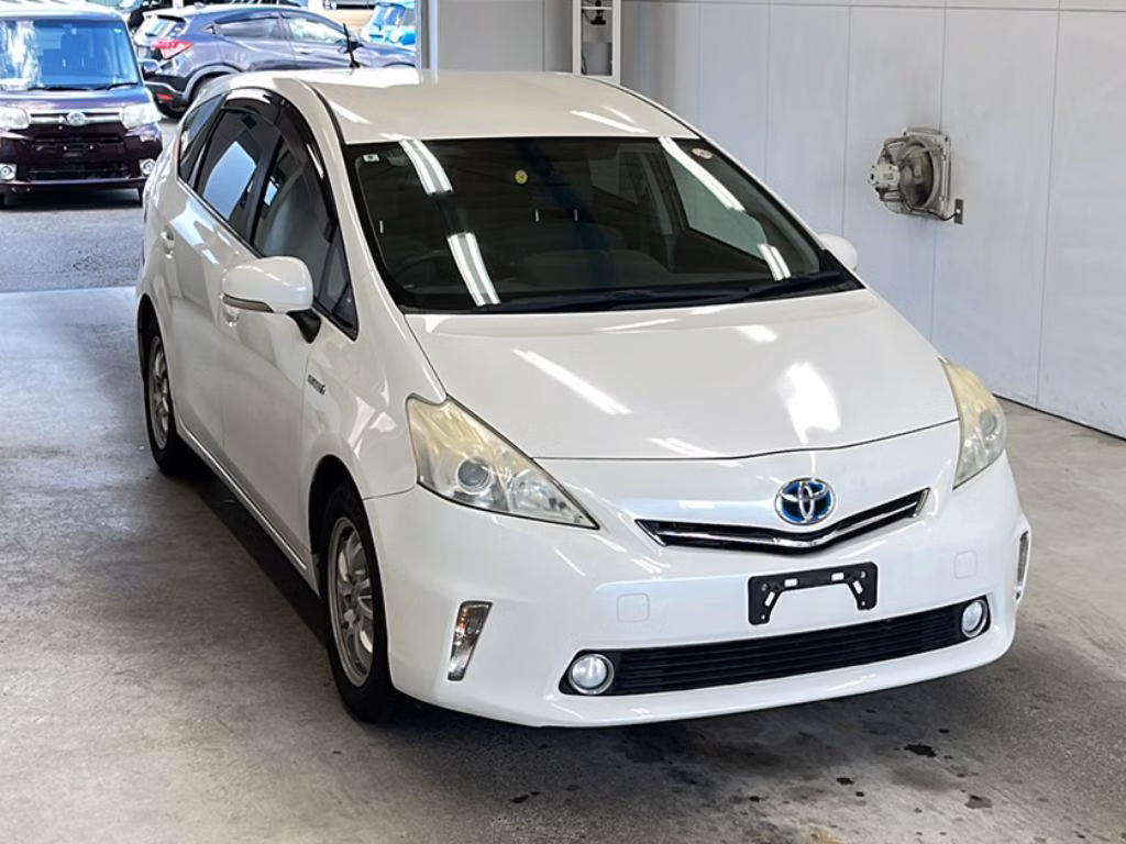 TOYOTA PRIUS ALPHA