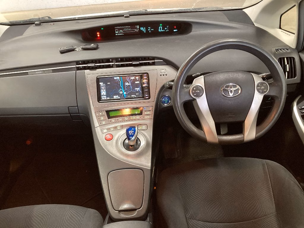 TOYOTA PRIUS
