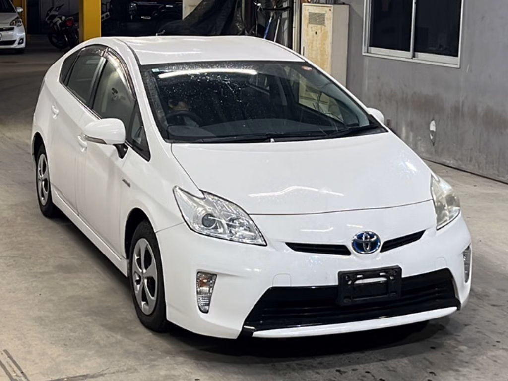 TOYOTA PRIUS