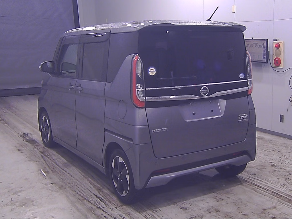 NISSAN ROOX