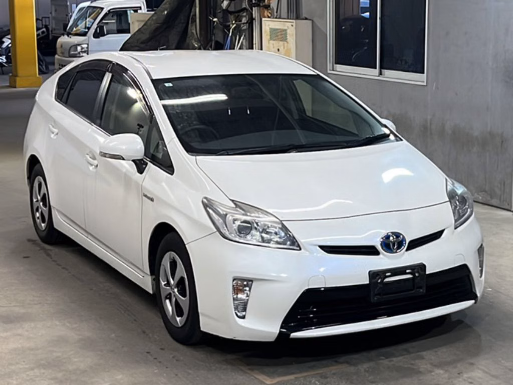 TOYOTA PRIUS