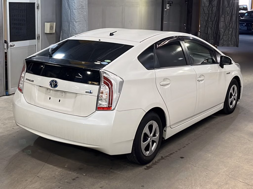 TOYOTA PRIUS
