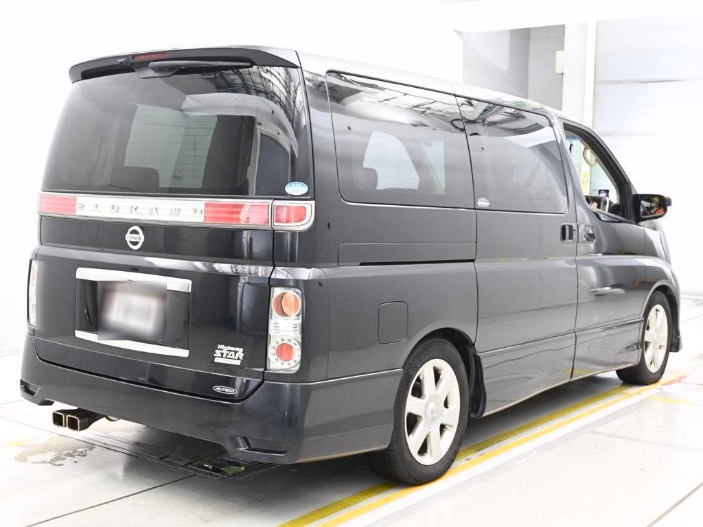 NISSAN ELGRAND