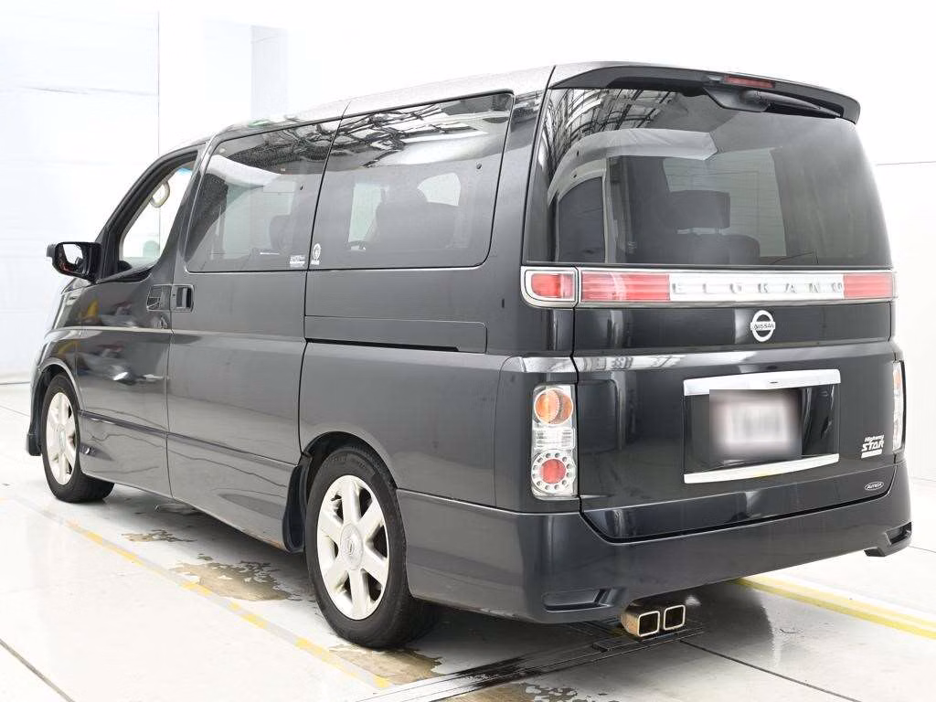 NISSAN ELGRAND