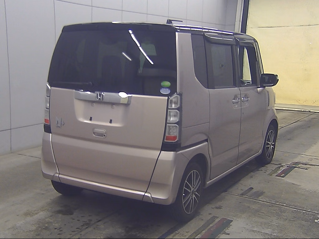 HONDA N-BOX+