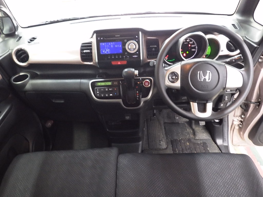 HONDA N-BOX+