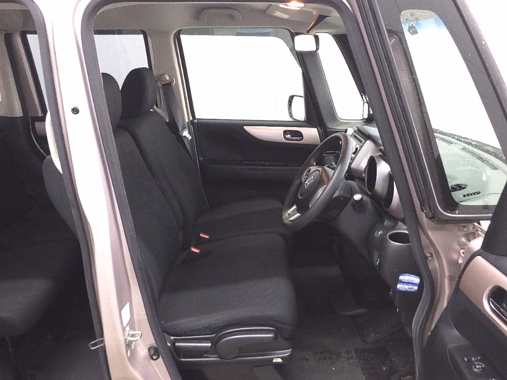 HONDA N-BOX+