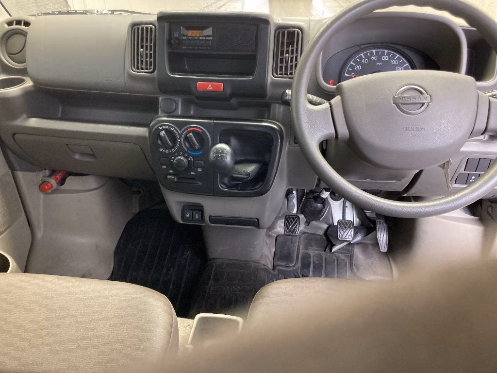 NISSAN NV100 CLIPPER