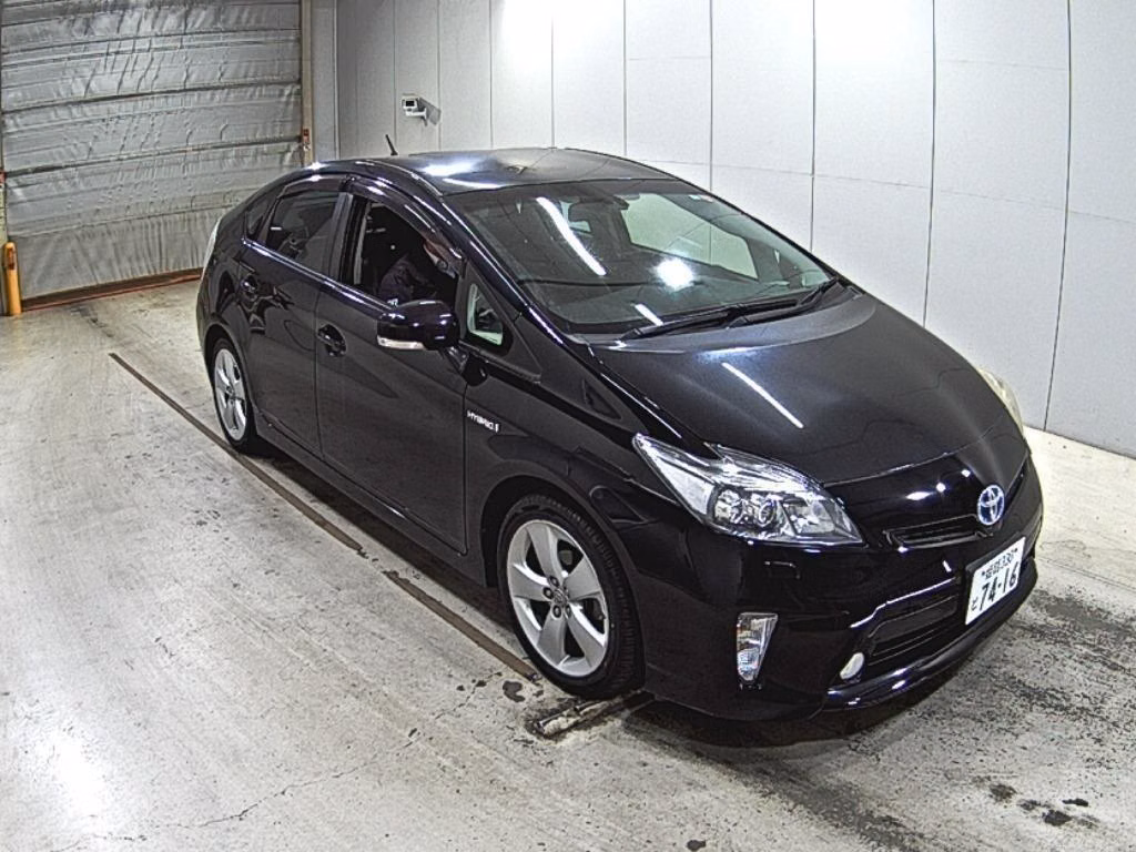 TOYOTA PRIUS