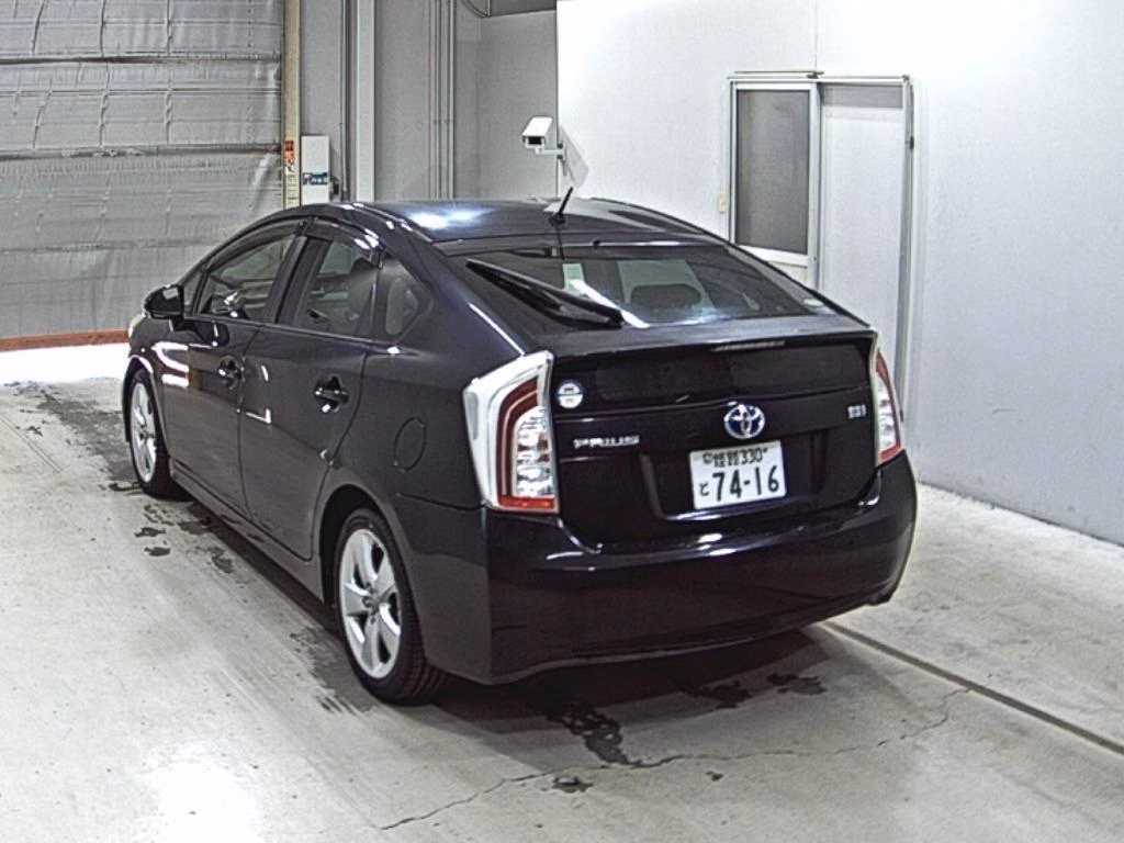 TOYOTA PRIUS