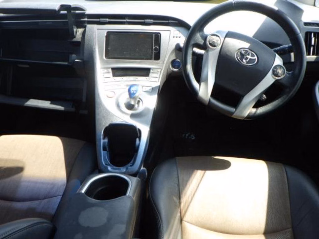 TOYOTA PRIUS