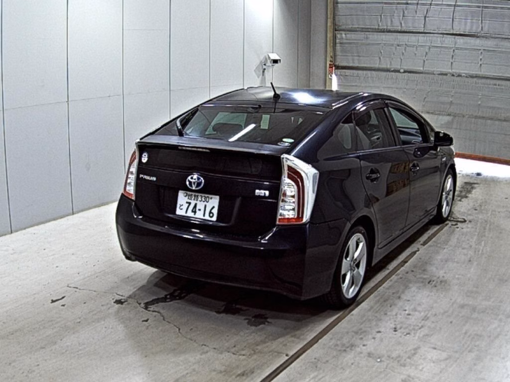 TOYOTA PRIUS