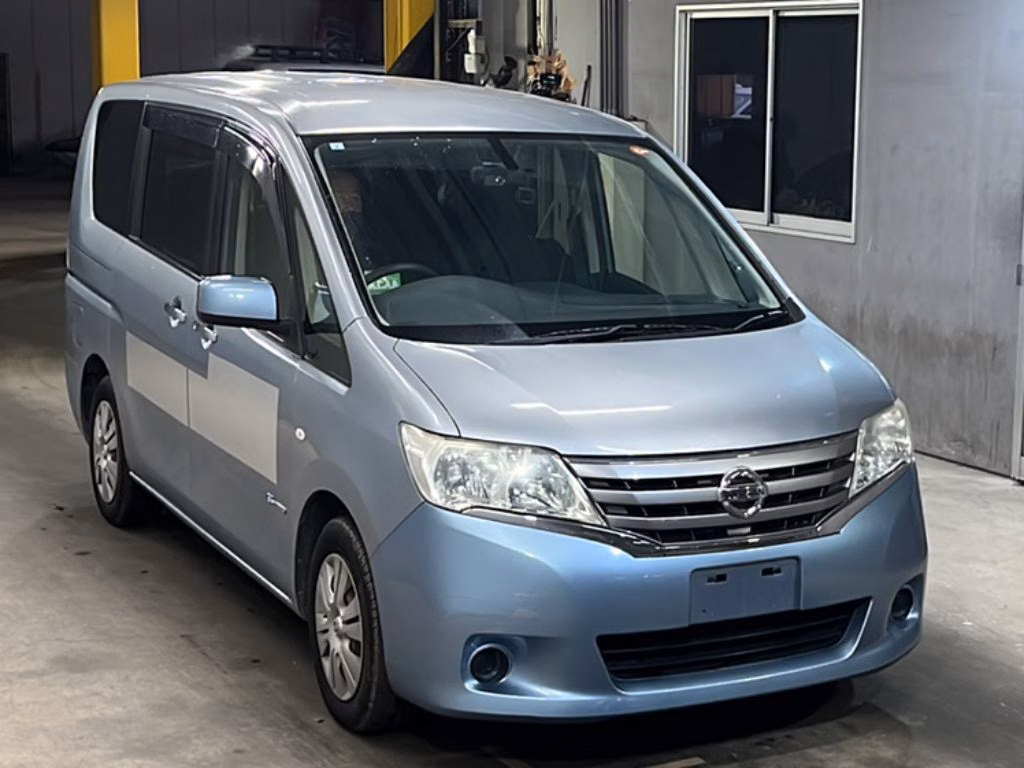 NISSAN SERENA