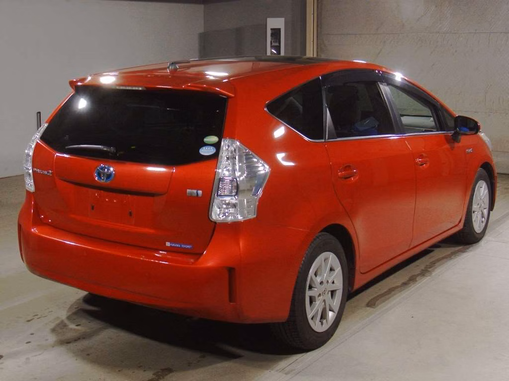 TOYOTA PRIUS ALPHA