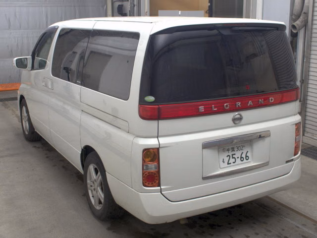 NISSAN ELGRAND