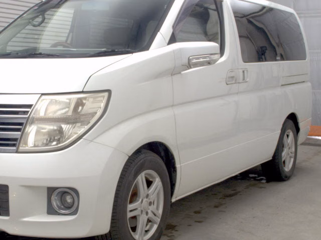 NISSAN ELGRAND