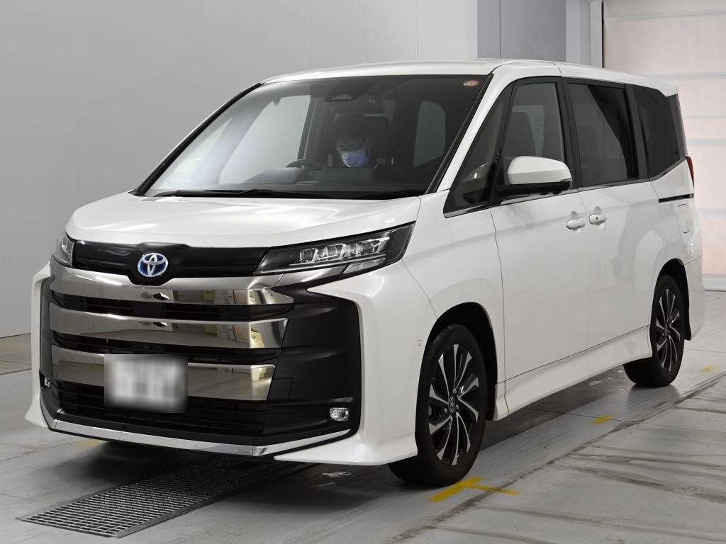 TOYOTA NOAH