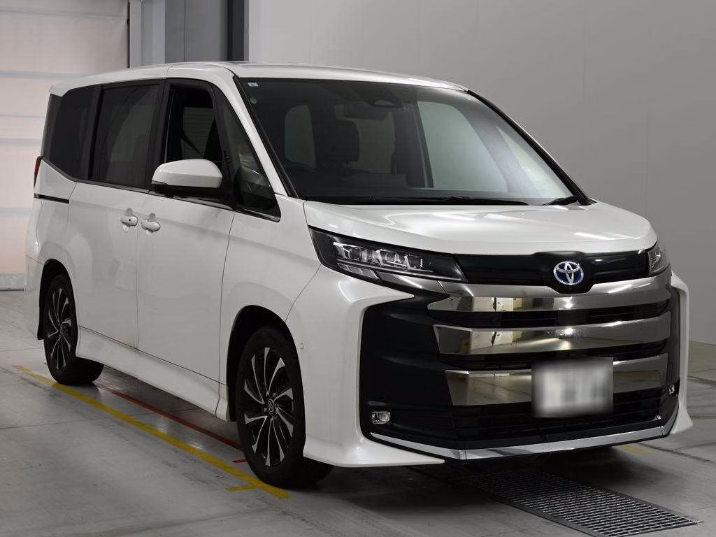 TOYOTA NOAH
