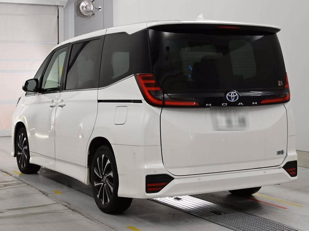 TOYOTA NOAH