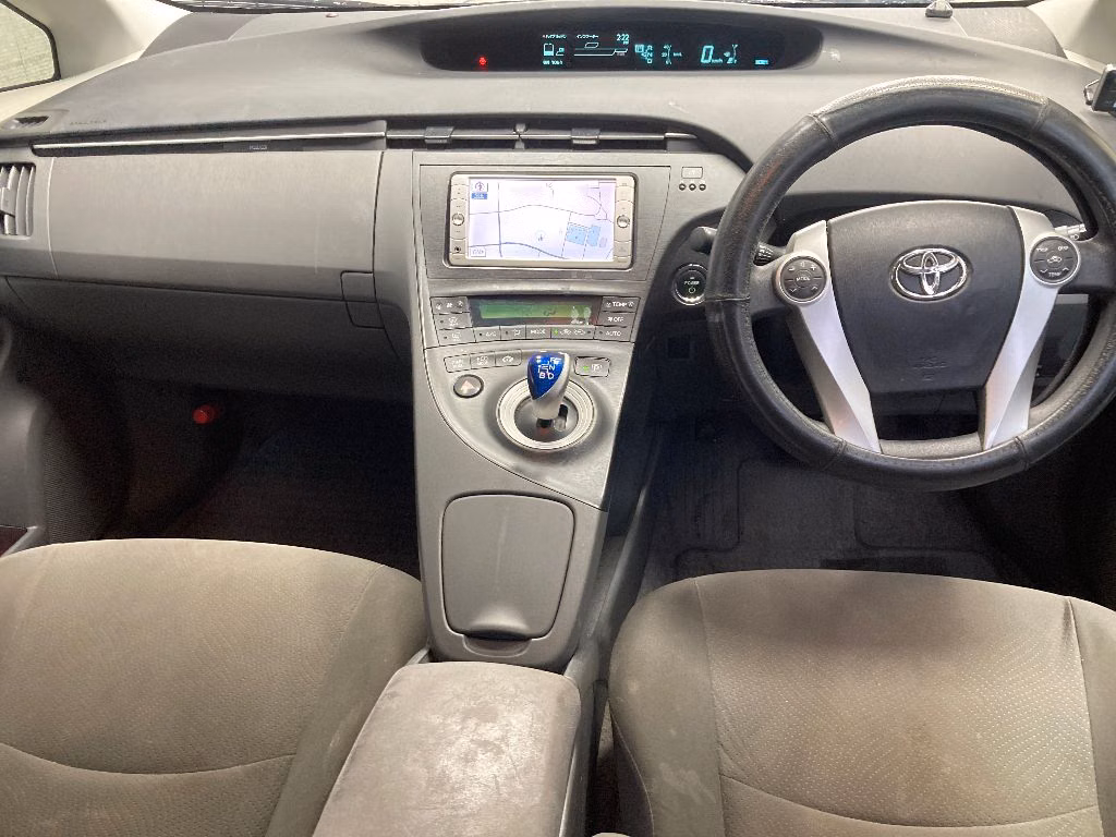 TOYOTA PRIUS
