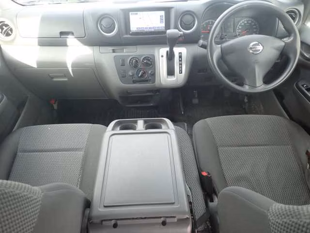 NISSAN NV350 CARAVAN