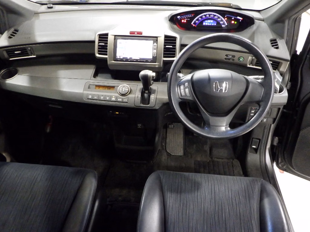 HONDA FREED SPIKE