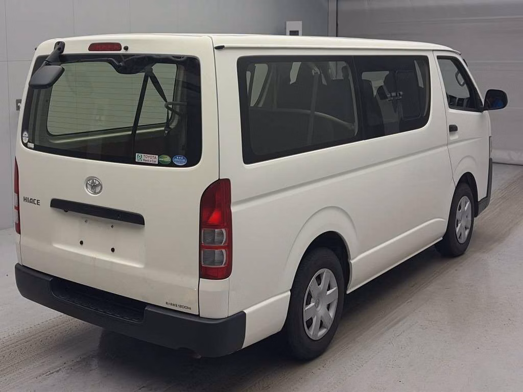 TOYOTA REGIUS ACE