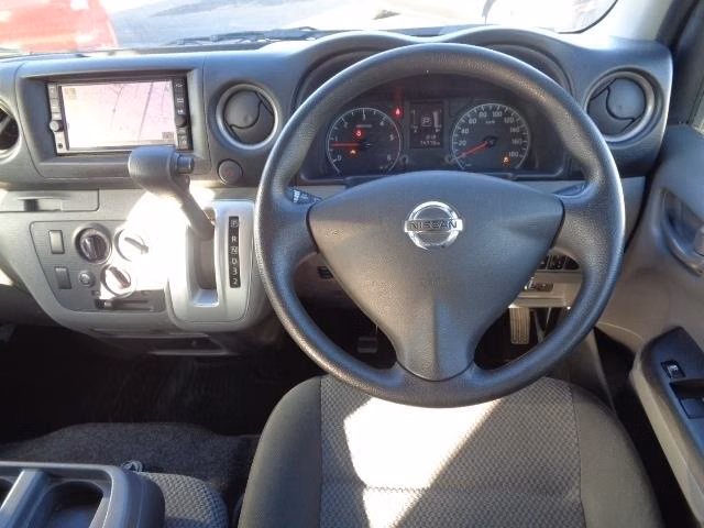 NISSAN NV350 CARAVAN