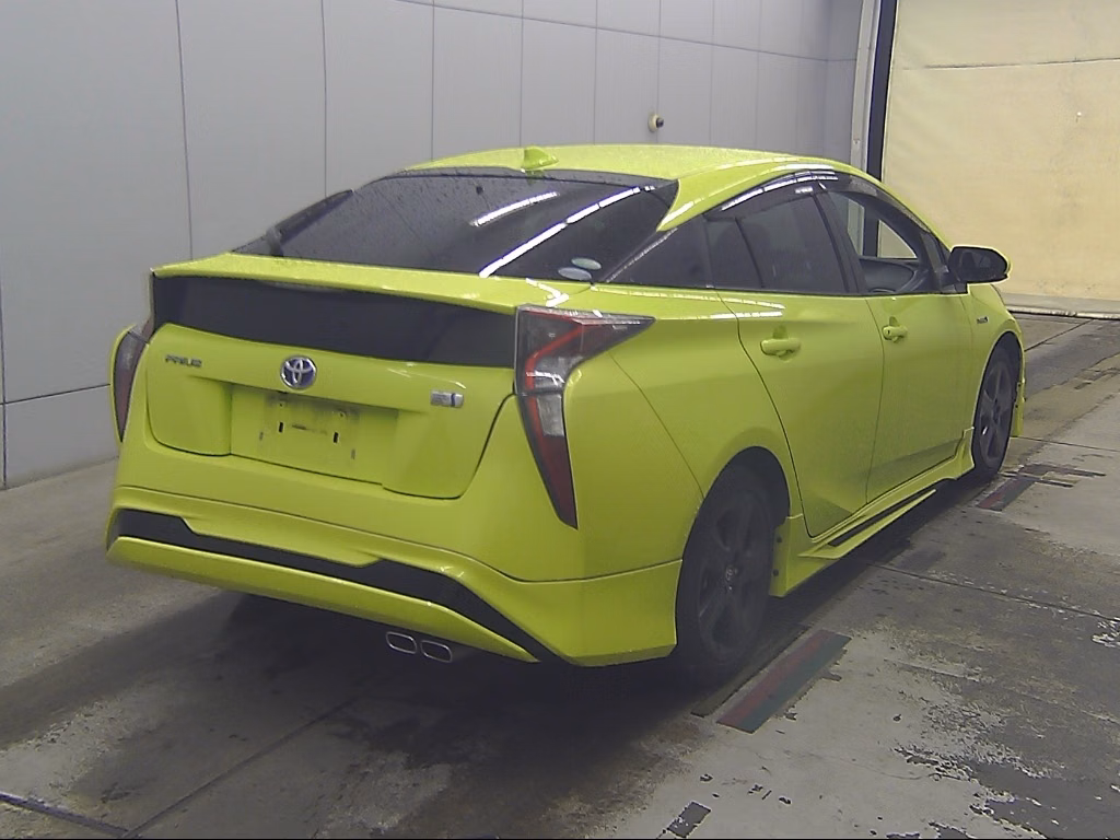 TOYOTA PRIUS