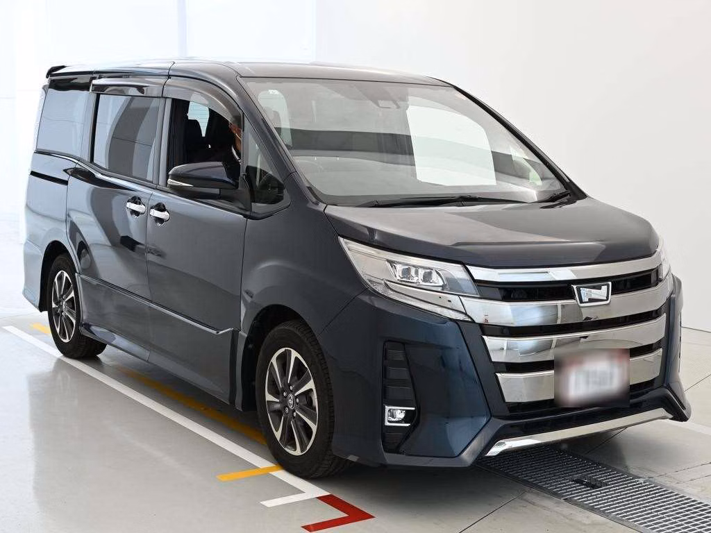 TOYOTA NOAH