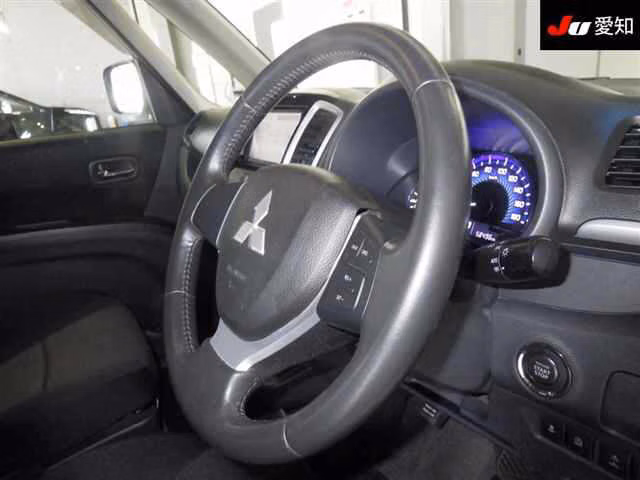 MITSUBISHI DELICA D:2