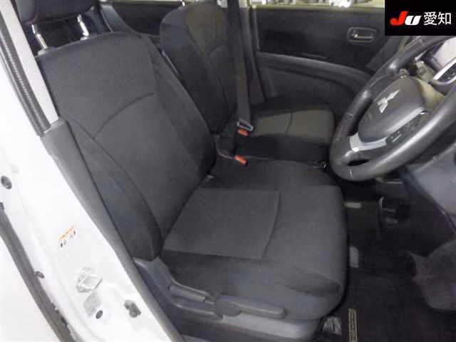 MITSUBISHI DELICA D:2